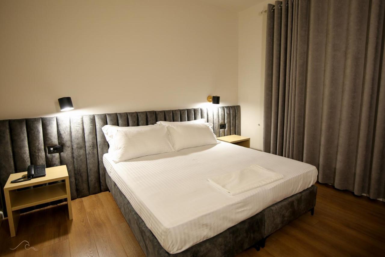 Hotel Libertas Vlore Exterior photo