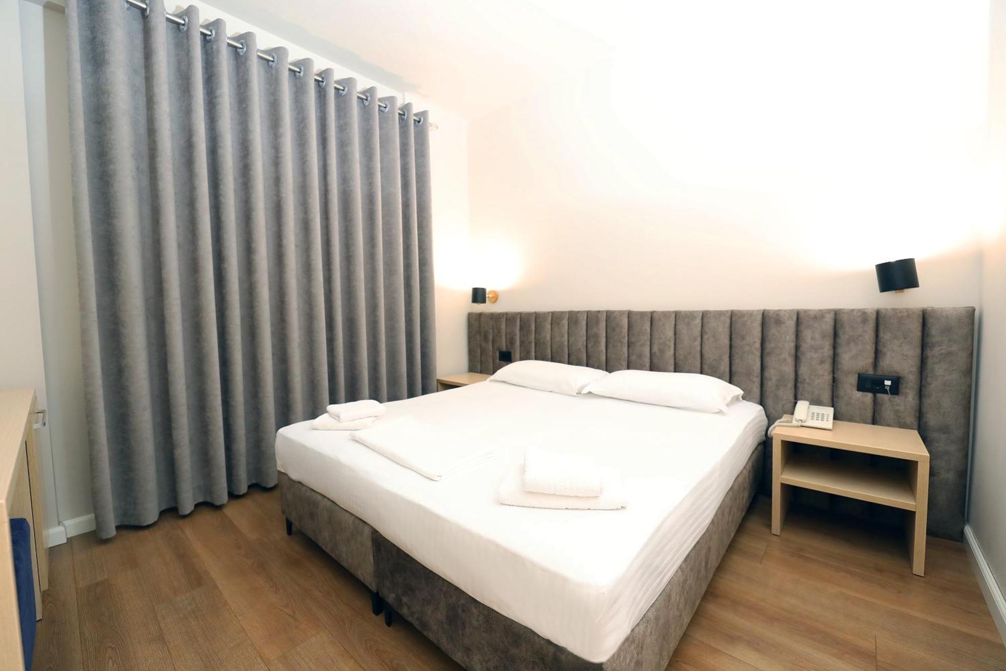 Hotel Libertas Vlore Exterior photo