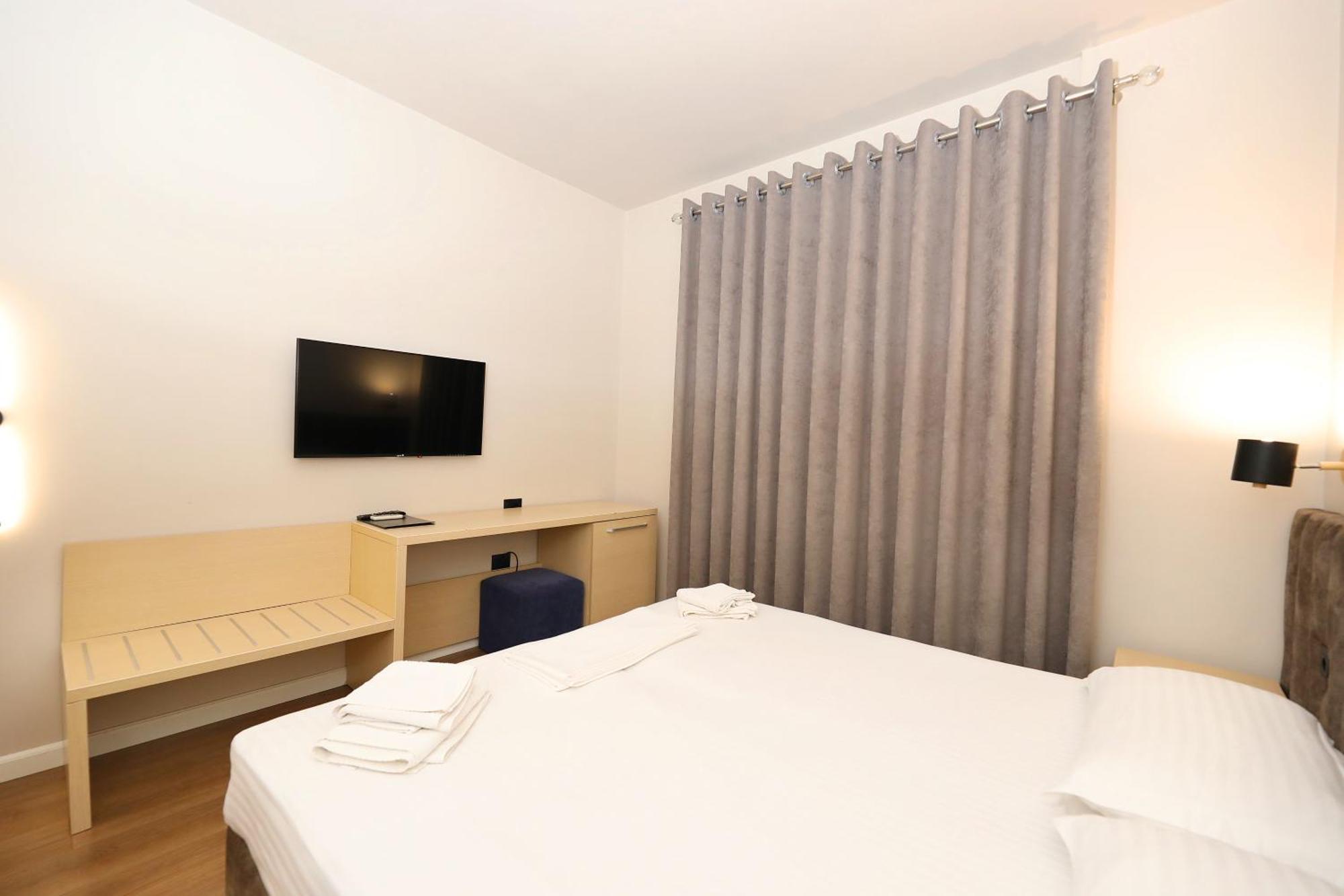 Hotel Libertas Vlore Exterior photo